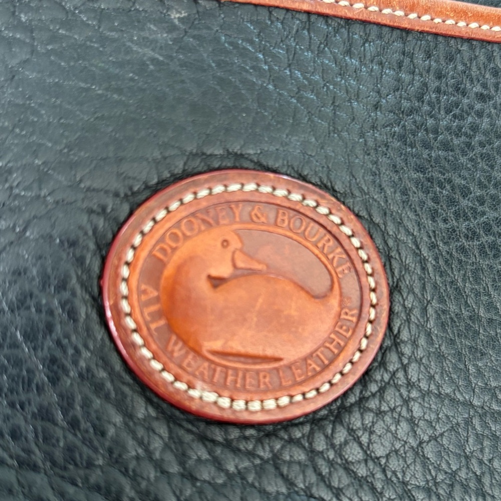 Dooney & Bourke bag - vintage leather in EUC. - Picture 2 of 13